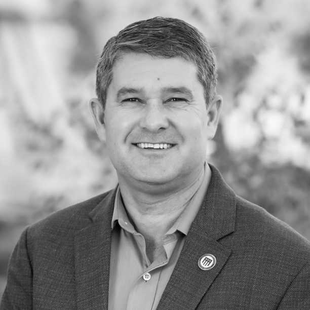 Michael Henry's headshot